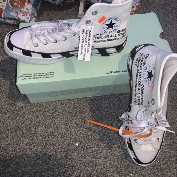Converse X Off White Chuck Taylor All Star ⭐️ - Picture 2 of 4